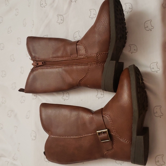 OshKosh brown tall faux leather boots. 6C. - Picture 2 of 4